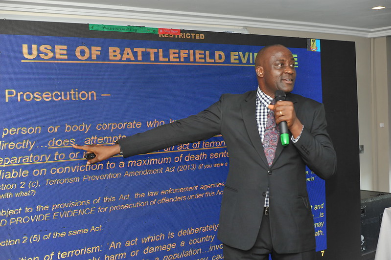 From 29 to 30 November 2021, the Wayamo Foundation brought together prosecutors from the Complex Casework Group (CCG) and investigators from the Joint Investigation Centre and 7 Military Investigations Bureau, as a practical step aimed at “enhancing interagency collaboration to bring the electronic case-file database for terrorism files to fruition”.
See the full training album